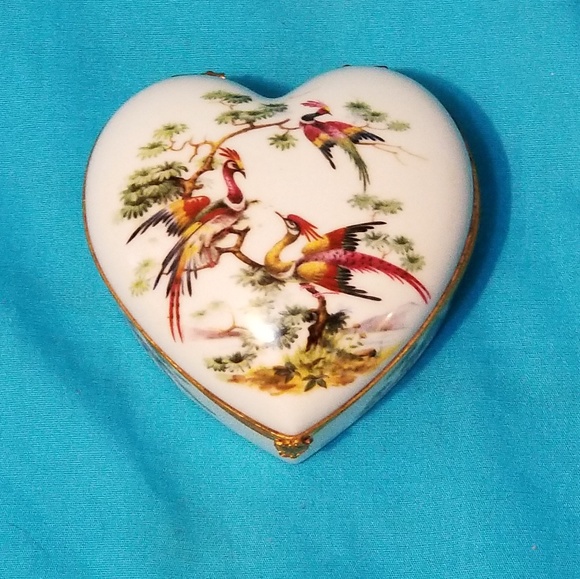 Vintage Limoges Heart Shaped Hinged Trinkebox - Picture 1 of 8